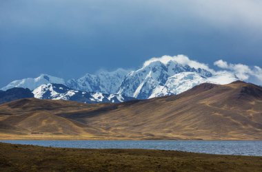 Cordillera Blanca, Peru, Güney Amerika 'daki güzel dağ manzaraları