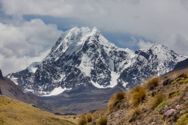 Cordillera Blanca, Peru, Güney Amerika 'daki güzel dağ manzaraları
