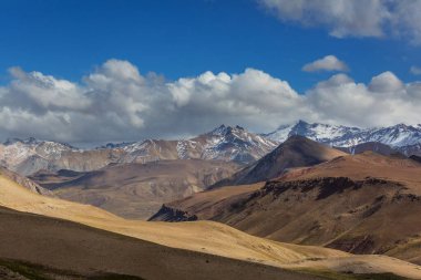 Valle Hermosa 'daki inanılmaz dağ manzaraları, Arjantin, Güney Amerika