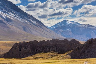 Valle Hermosa 'daki inanılmaz dağ manzaraları, Arjantin, Güney Amerika