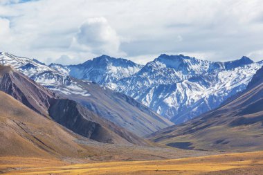 Valle Hermosa 'daki inanılmaz dağ manzaraları, Arjantin, Güney Amerika