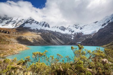 Cordillera Blanca 'da güzel dağlar, Peru, Güney Amerika