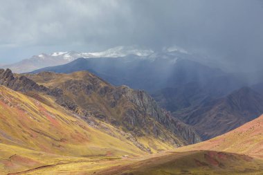 Cordillera Blanca, Peru, Güney Amerika 'daki güzel dağ manzaraları