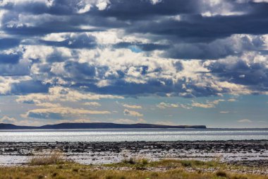 Dünyanın sonu. Beagle çevresindeki güzel doğal manzara. Ushuaia, Arjantin 'deki ses.