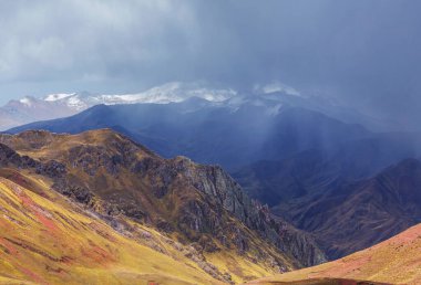 Cordillera Blanca, Peru, Güney Amerika 'daki güzel dağ manzaraları