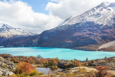 Patagonya dağlarında sonbahar sezonu, Güney Amerika, Arjantin