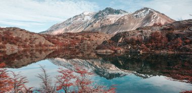 Patagonya dağlarında sonbahar sezonu, Güney Amerika, Arjantin