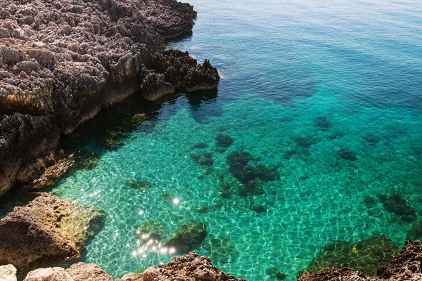 아름 다운 바위 해안선 — 스톡 사진