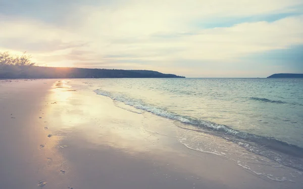 Serenity tropical beach — Stock Photo, Image