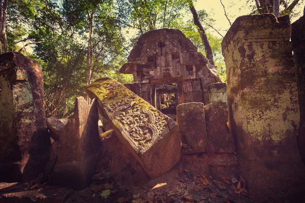 Antik Angkor harabe — Stok fotoğraf