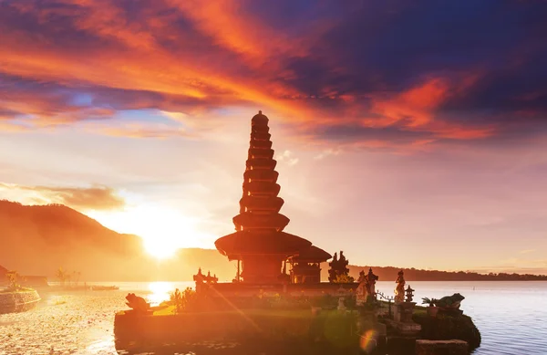 Pura ulun danu Tapınağı — Stok fotoğraf