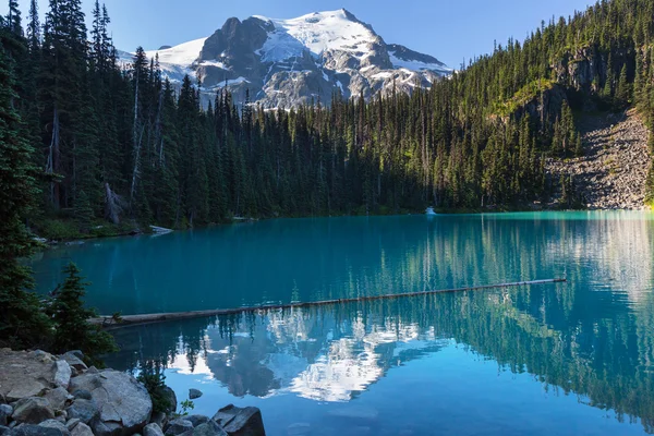 Joffre jezera v Kanadě — Stock fotografie