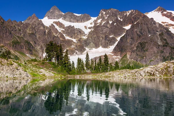 Ann lac și munte Shuksan — Fotografie, imagine de stoc