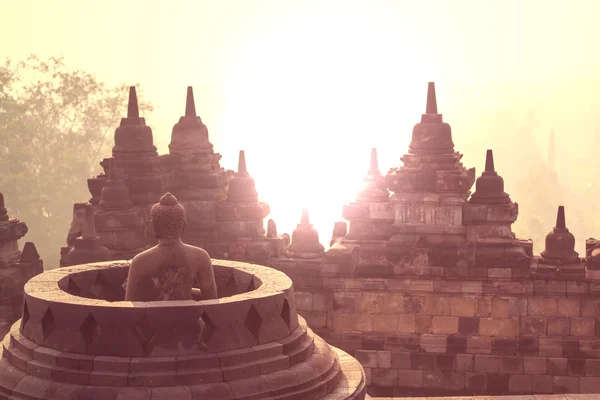 Templo de borobudur na indonésia — Fotografia de Stock