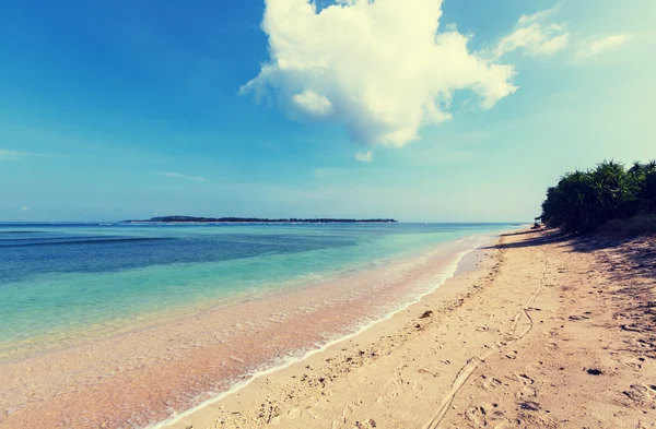 Tropikalnej plaży w gili — Zdjęcie stockowe