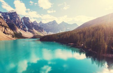 Banff Ulusal Parkı 'ndaki Moraine Gölü