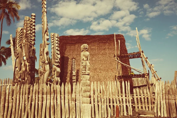 Sculpture sur bois Tiki à Hawaï — Photo