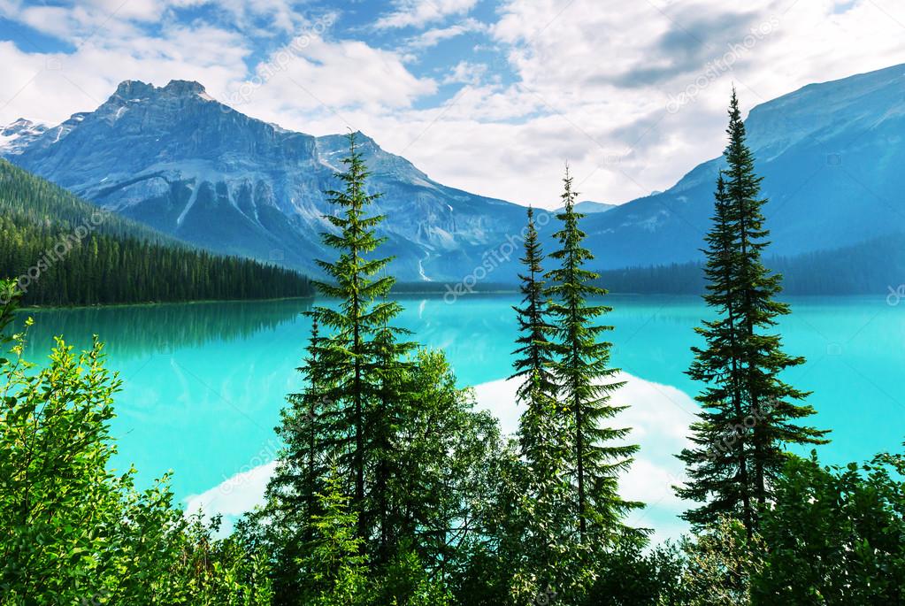 Serenity Emerald Lake