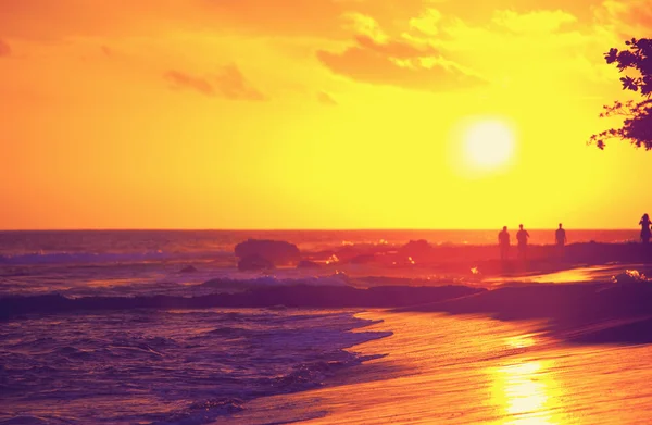 Zachód słońca na wybrzeżu morza — Zdjęcie stockowe