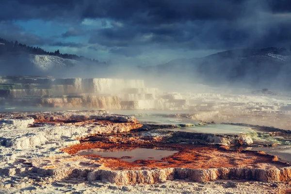 Mammoth Hot Springs — Stock Photo, Image