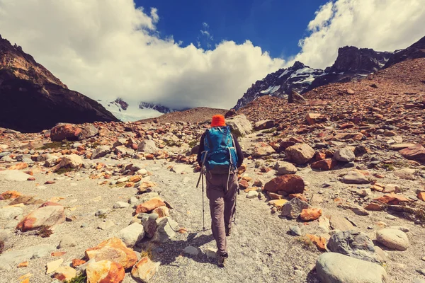 Hiker walking in Patagonia — Stock Photo, Image