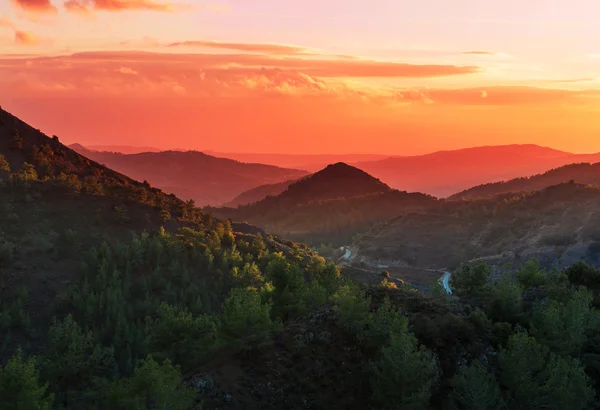 Cypern bergen vid solnedgången — Stockfoto