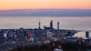 Gün batımı timelapse Batum cityscape Yakınlaştır