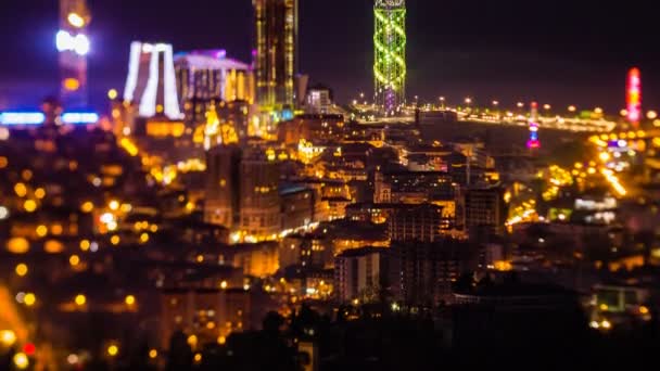 Na zonsondergang, nacht timelapse Batumi stadsgezicht pan omhoog — Stockvideo