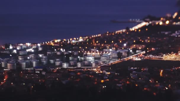 Établissement du tir. Coucher de soleil paysage urbain industriel, effet d'inclinaison — Video