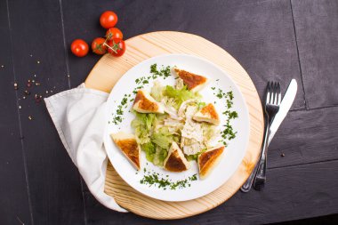 Kızarmış peynir salatası vejeteryan