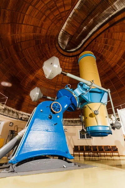 Antiguo trofeo gran telescopio óptico — Foto de Stock