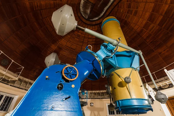 Antiguo trofeo gran telescopio óptico — Foto de Stock