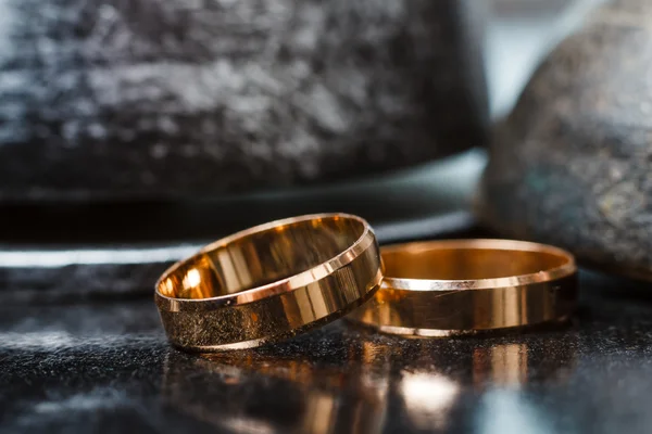 Beautiful wedding rings — Stock Photo, Image