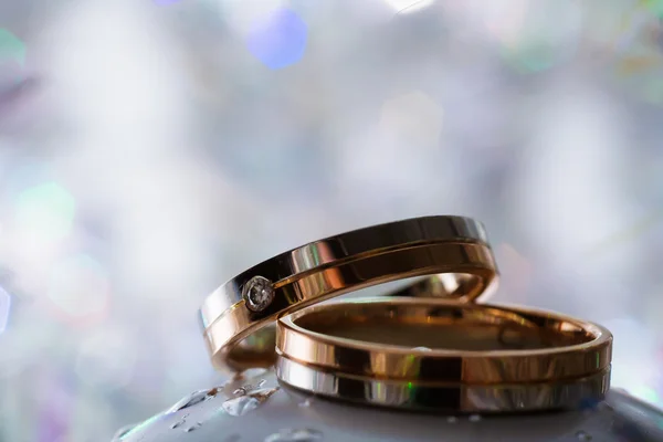 Beautiful wedding rings — Stock Photo, Image