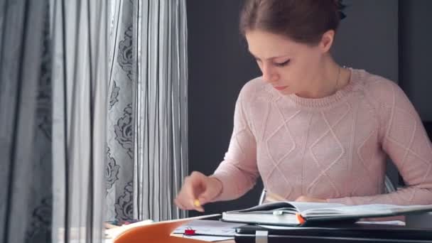 Woman drawing different business math graphs — Stock Video