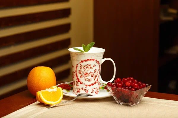 Vaso de té dulce e ingredientes —  Fotos de Stock
