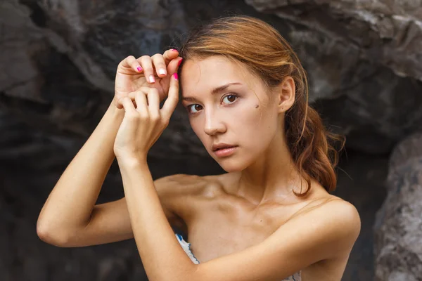 Fashion portrait shoot of a beautiful teen girl — Stock Photo, Image