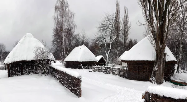 Authentiek Oekraïens Dorp Met Houten Hutten Hekken Winter — Stockfoto