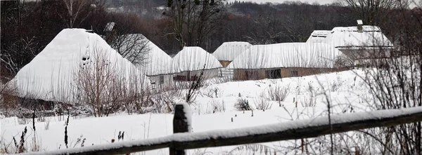 Autentico Villaggio Ucraino Con Capanne Recinzioni Legno Inverno — Foto Stock