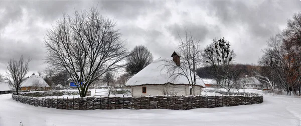 Authentiek Oekraïens Dorp Met Houten Hutten Hekken Winter — Stockfoto