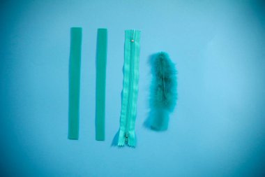 Çeşitli malzemelerle parlak renkli arkaplan