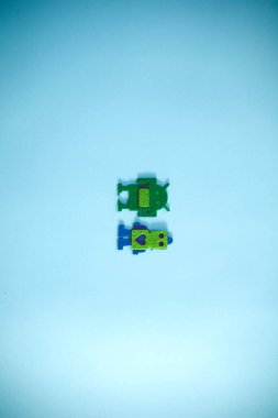 Çeşitli malzemelerle parlak renkli arkaplan