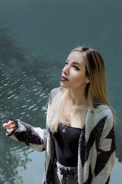 Woman Cardigan Posing River Water Background — Foto Stock