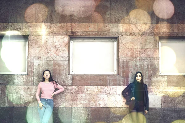 Two Stylish Women Posing Old Building Wall — Foto Stock