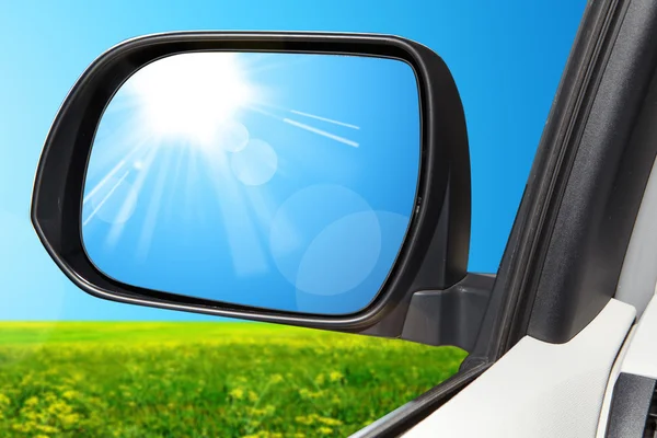 Side rear-view mirror on a modern car — Stock Photo, Image