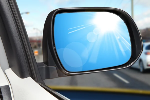 Side rear-view mirror on a modern car — Stock Photo, Image