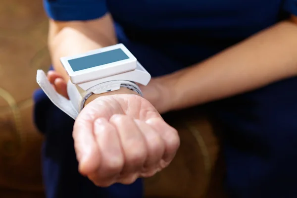 Blood pressure measuring. — Stock Photo, Image