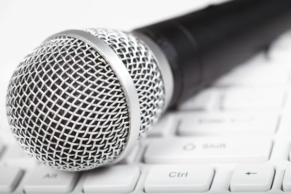 Microphone and keyboard — Stock Photo, Image