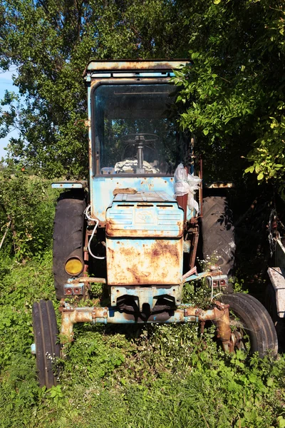 Gamla hjul traktor — Stockfoto