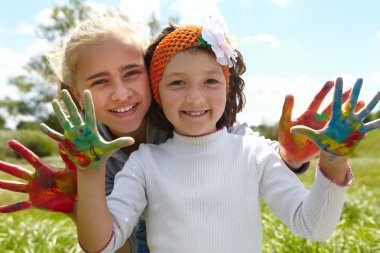 Çocuk berabere boyalar
